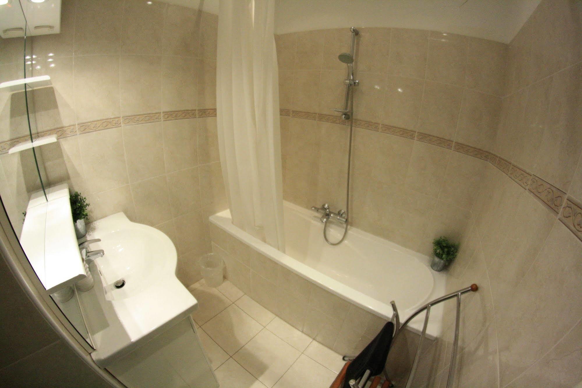 6 Bedrooms Seaview House, Old Town นีซ ภายนอก รูปภาพ